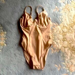 Natori 34 D shape wear stretch bodysuit